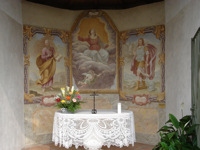 Cappella di S. Marco - Affreschi del XVIII secolo raffiguranti la Vergine Assunta, S. Marco e S. Defendente Cappella di S. Marco - Affreschi del XVIII secolo raffiguranti la Vergine Assunta, S. Marco e S. Defendente